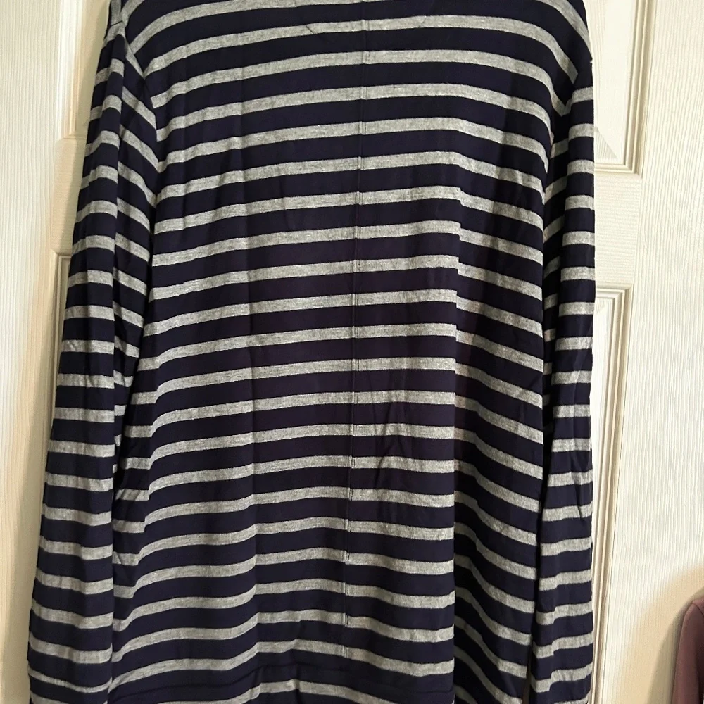 Sweatshirt - Picture 2 of 5